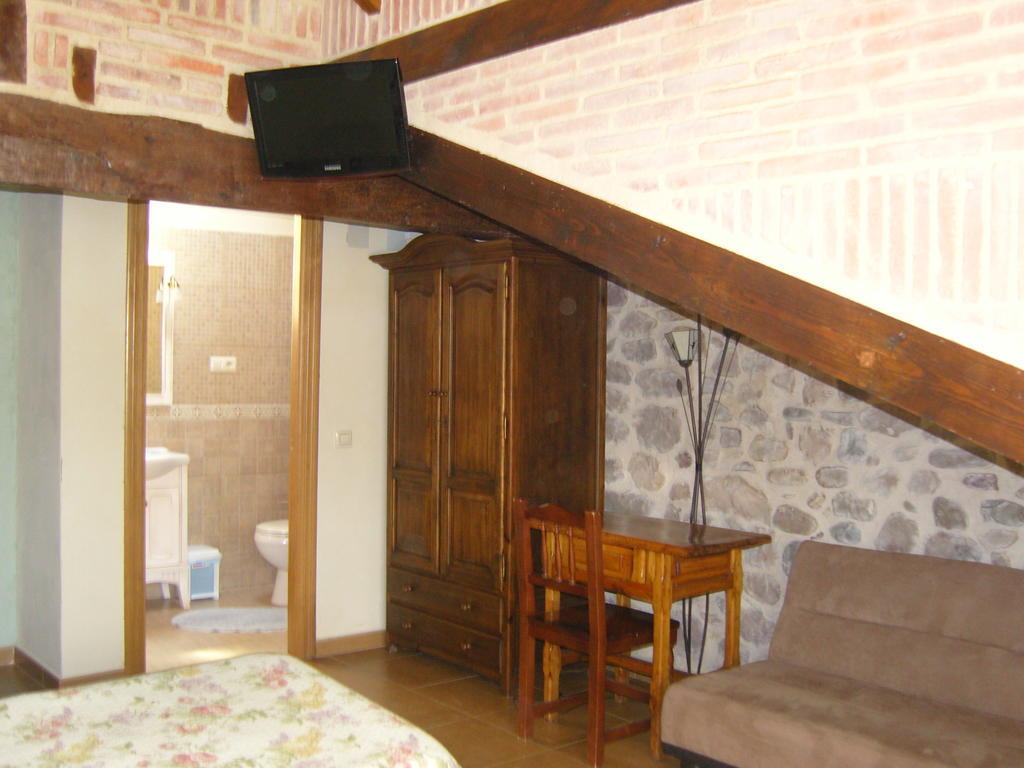 Casa Paulino Hotel Corrales De Buelna Exterior photo